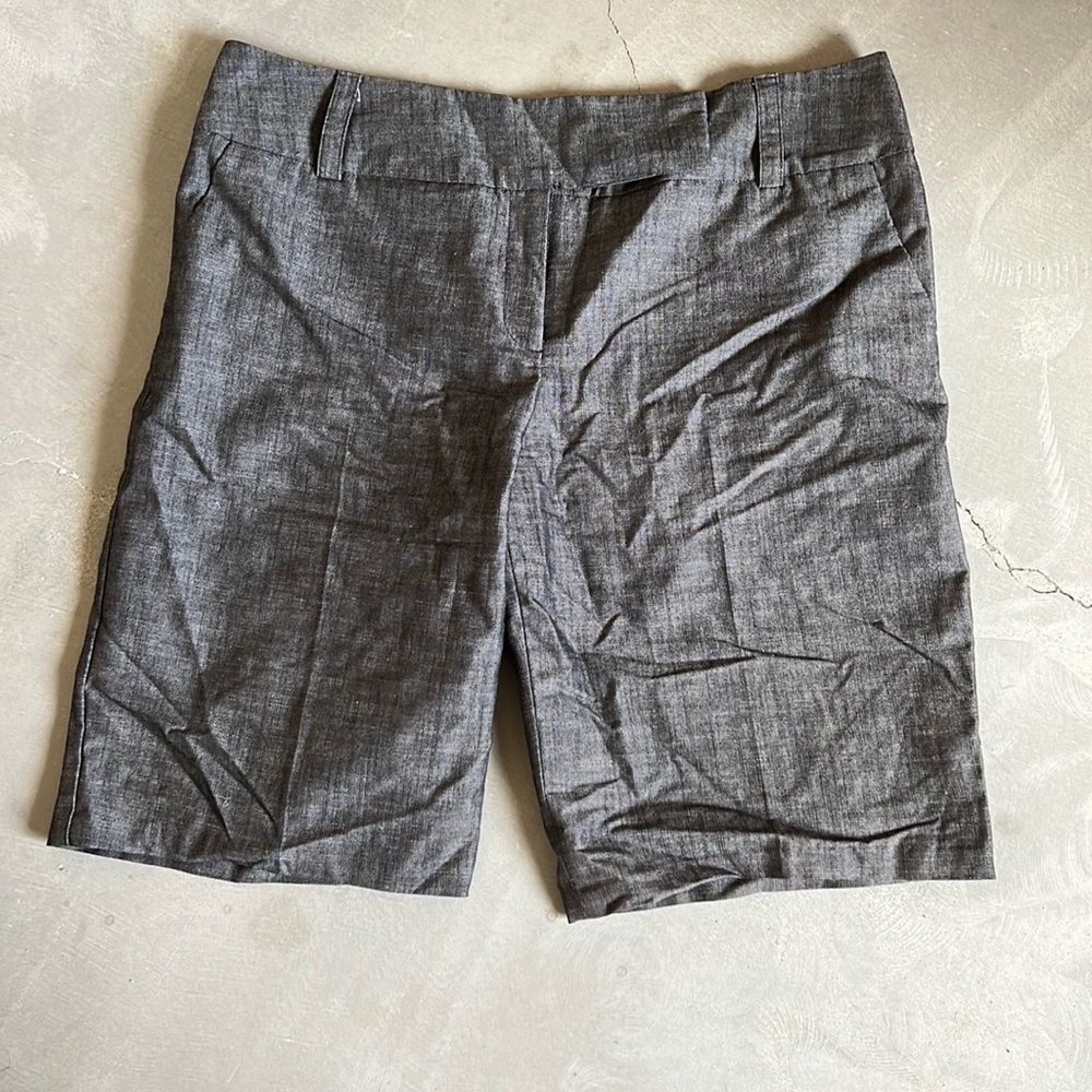 An‎ studio capris